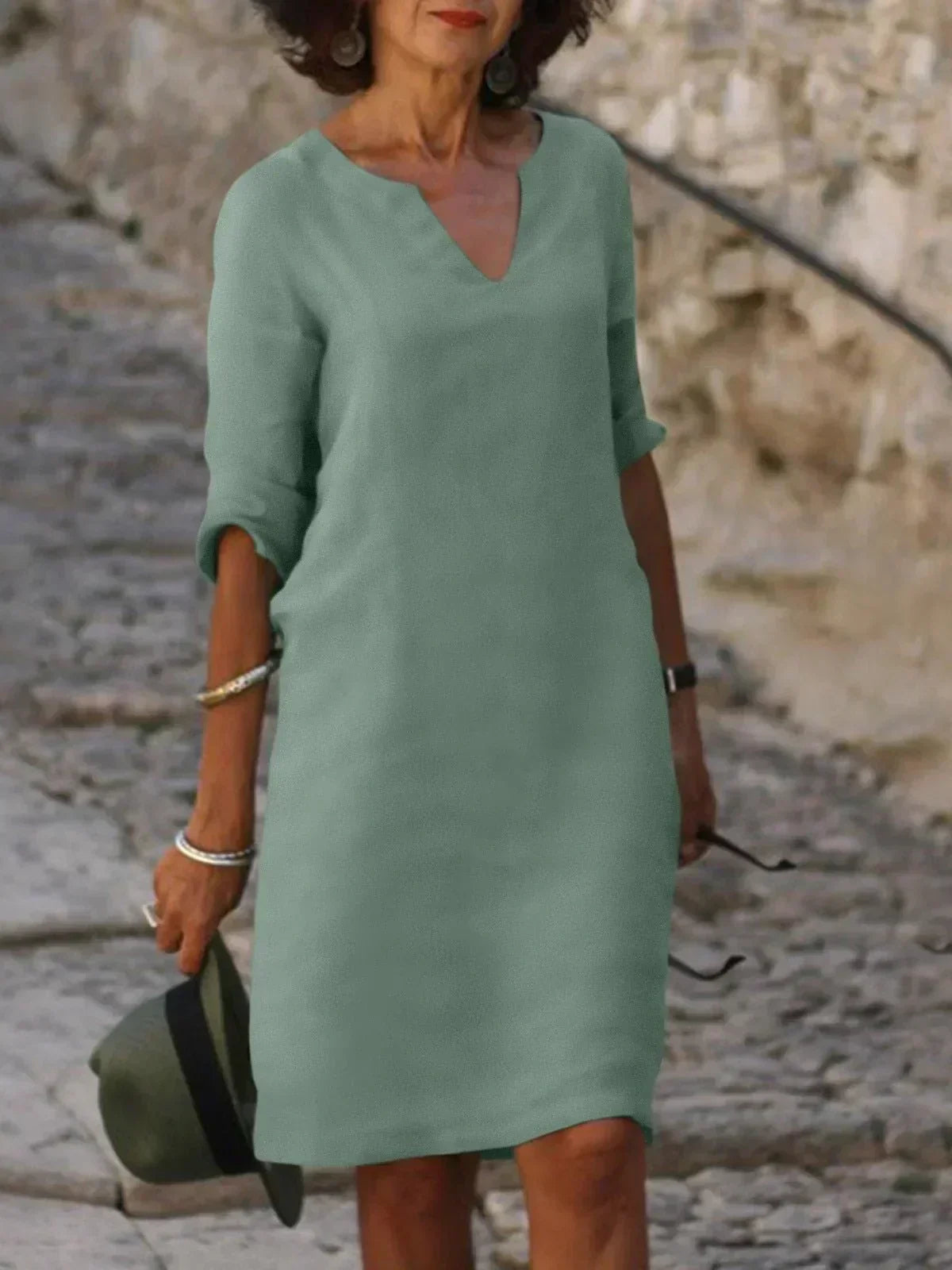 Faeira - Relaxed V-Neck Dress